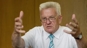 Kretschmann  verteidigt Kuhn 