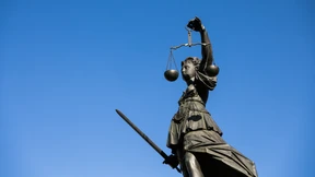 In Häftling verliebt: Justizbeamtin zu Recht entlassen