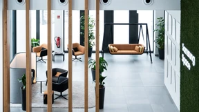 Wie Samsung und Nestlé Fachkräfte in die Büros locken