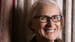 Schauen vor Frauenlandschaft