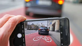 Falschparker-Fotos dürfen an die Polizei gesendet werden