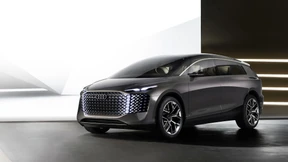 Auf einen Audi Urban Sphere Concept mit Technik und Motor
