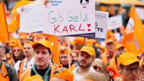 Rund 3000 Ärzte demonstrieren in Frankfurt