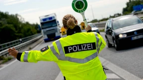 Polizei schießt bei Verfolgungsjagd auf flüchtigen Wagen
