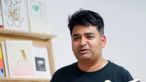 Umstrittene Werke bleiben, Künstler muss gehen