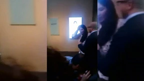 Mann attackiert Künstlerin mit Leinwand