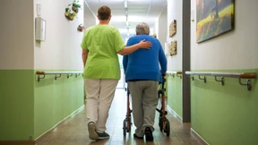 Pflegenotstand: Was ist aus dem Mega-Wahlkampfthema 2017 geworden?