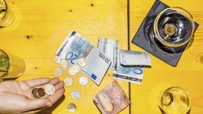 Wieso Barzahler immer häufiger Rabatt bekommen