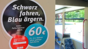 Männer ohne Fahrschein bedrohen Busfahrer mit dem Tod