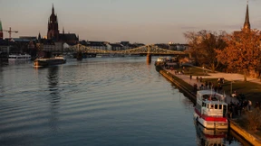 Mann nach nächtlichem Bad im Main vermisst