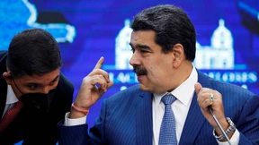 Maduro holt sich Popcorn