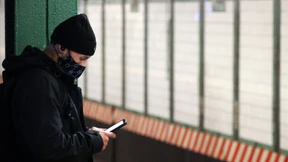 Menschen helfen mit der Bagirata App