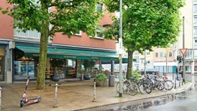 Neue Läden für Babyartikel und Baklava