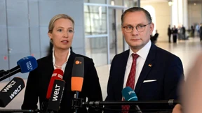 Die AfD fordert Neuwahlen