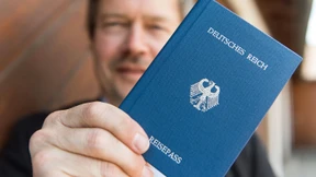 Wie „Reichsbürger“ deutsche Gerichte stören