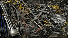 Patienten mit Bakterien infiziert: Arzt vor Gericht