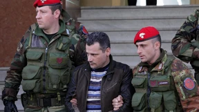 Ausgezogen, die Politik das Recht zu lehren