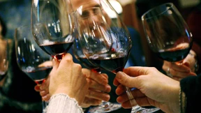 Verbraucher kaufen etwas weniger Wein