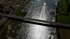 Schwimmende Sicherheitsrisiken auf dem Rhein