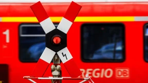 Drei Jahre altes Mädchen stirbt an Bahnübergang