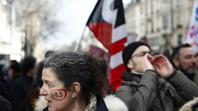 Misstrauensanträge gegen Regierung gescheitert