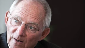 Schäuble stellt sich gegen den Bundesbank-Chef