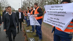 Habeck besucht Kraftwerk in der Lausitz