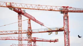 Viele Kräne stehen still