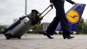 Lufthansa tankt umweltfreundlicheren Treibstoff