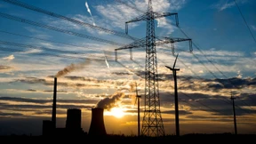 Regierung will Netzausbau mit neuem Gesetz beschleunigen