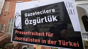 Angriff auf türkischen Journalisten in Berlin