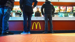 Stundenlohn in Fastfood-Restaurants steigt Ende 2023 auf zwölf Euro