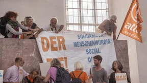 Attac-Aktivisten besetzen Paulskirche