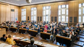 Abrechnung statt Annäherung