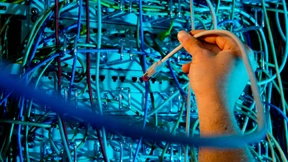 NSA schnüffelt in 100.000 Rechnern auch ohne Internet