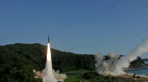 Biden verspricht Selenskyj ATACMS-Raketen