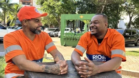 Straßenreiniger findet Säugling zwischen Müllsäcken