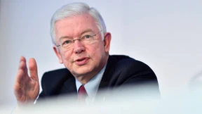 Roland Koch: Merkel muss Nachfolge regeln