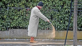 Glatteis-Chaos in Deutschland