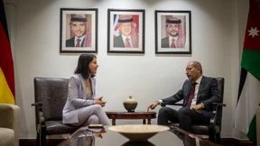 Baerbock spricht mit Jordaniens Außenminister