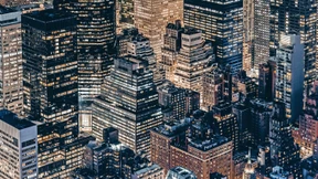 Millionen Leben hinter Millionen Fenstern