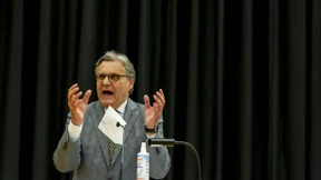 Junge mit Altvorderen