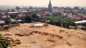 Hier wird ein Schlachtfeld ausgegraben