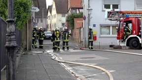 Brand im Flüchtlingsheim fordert Verletzte