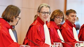 Wie viel Druck darf die Regierung Abgeordneten machen?