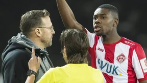 Sollte man bei Rassismus einfach vom Platz gehen?