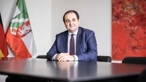 „AfD-Leute sind vaterlands­lose Gesellen“