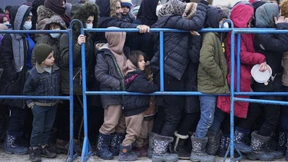 Hunderte Migranten harren an polnisch-belarussischer Grenze aus