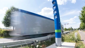 Bundestag stimmt Erhöhung der Lkw-Maut zu