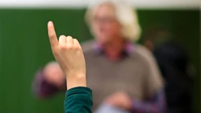 Altersgrenze darf ausgesetzt werden